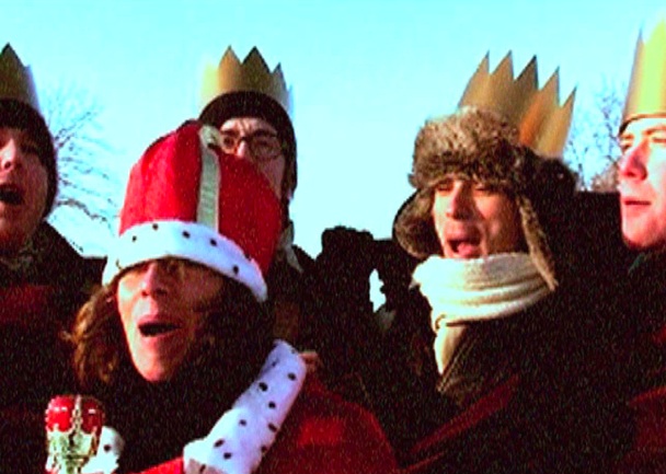 Love Is All Video - "Kungen"