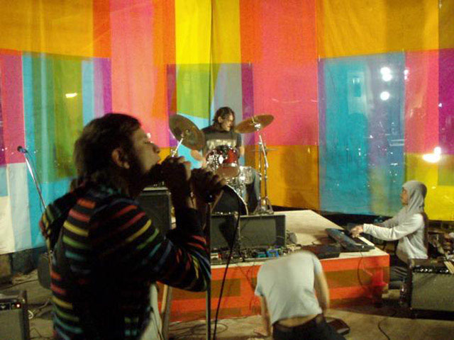 HEALTH - "In Heat (Javelin Remix)"