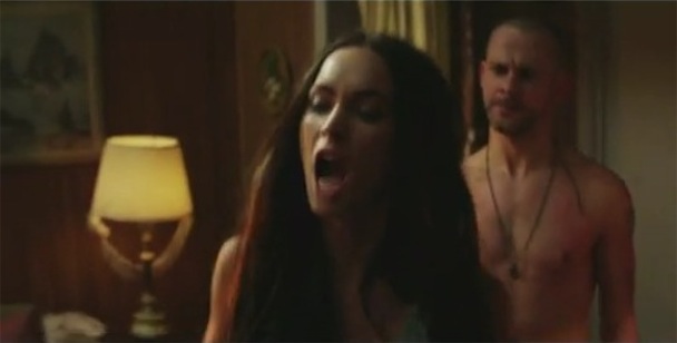 Eminem and Rihanna - "Love The Way You Lie" Video