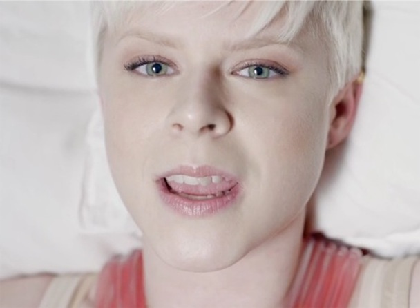 Robyn - "Indestructable" Video