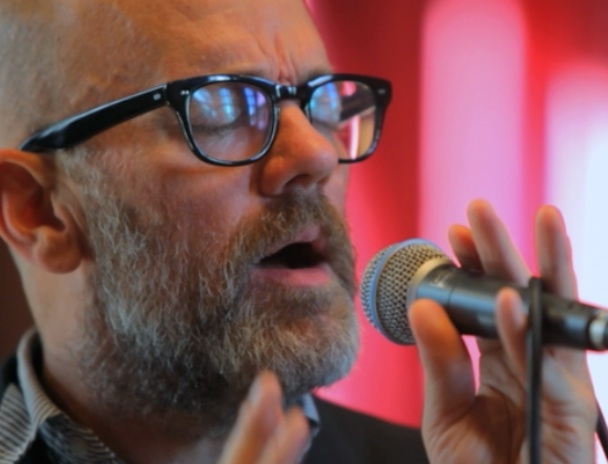 Watch R.E.M. Perform "Oh My Heart" In Studio (Stereogum Premiere)