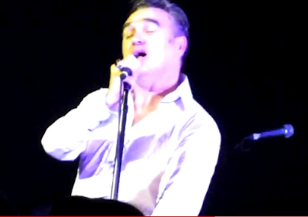 Watch Moz Play New Song "The Kid's A Looker" Live In Perth