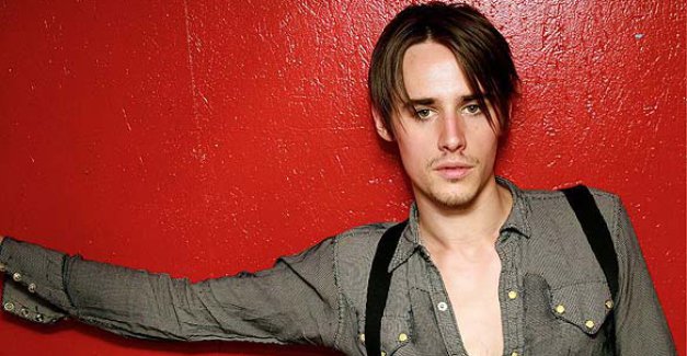 Reeve Carney