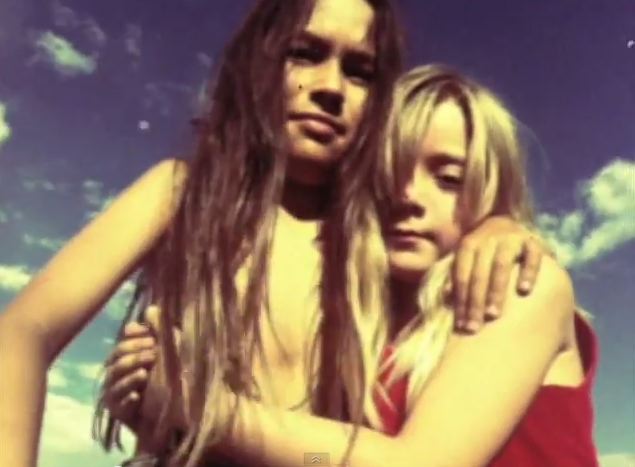 SoKo - "First Love Never Die"