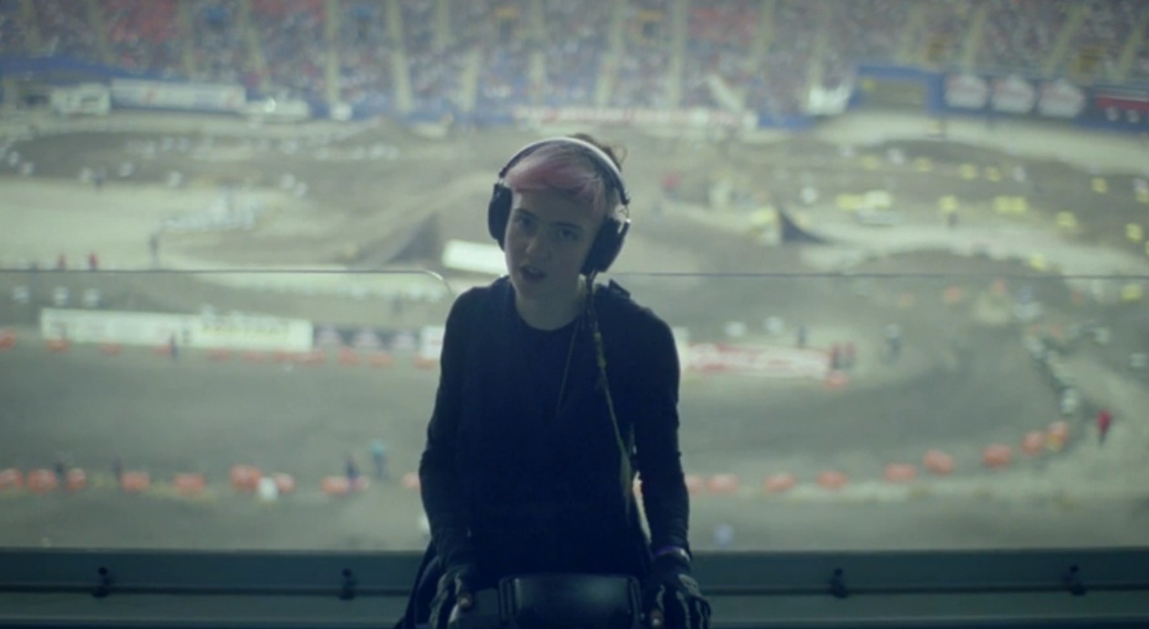 Grimes - "Oblivion" Video