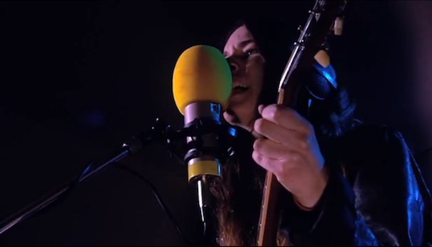 Watch HAIM Play "Falling" On BBC 1