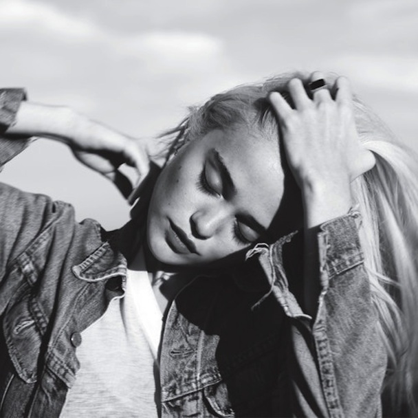 Sky Ferreira - Everything Is Embarrassing (Krystal Klear Remix)