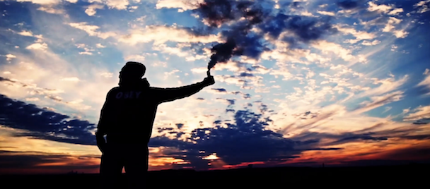 Flosstradamous - Look At The Sky Feat Deniro Farrar