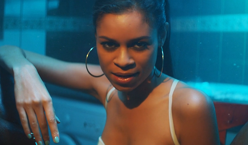 AlunaGeorge - "Attracting Flies" video