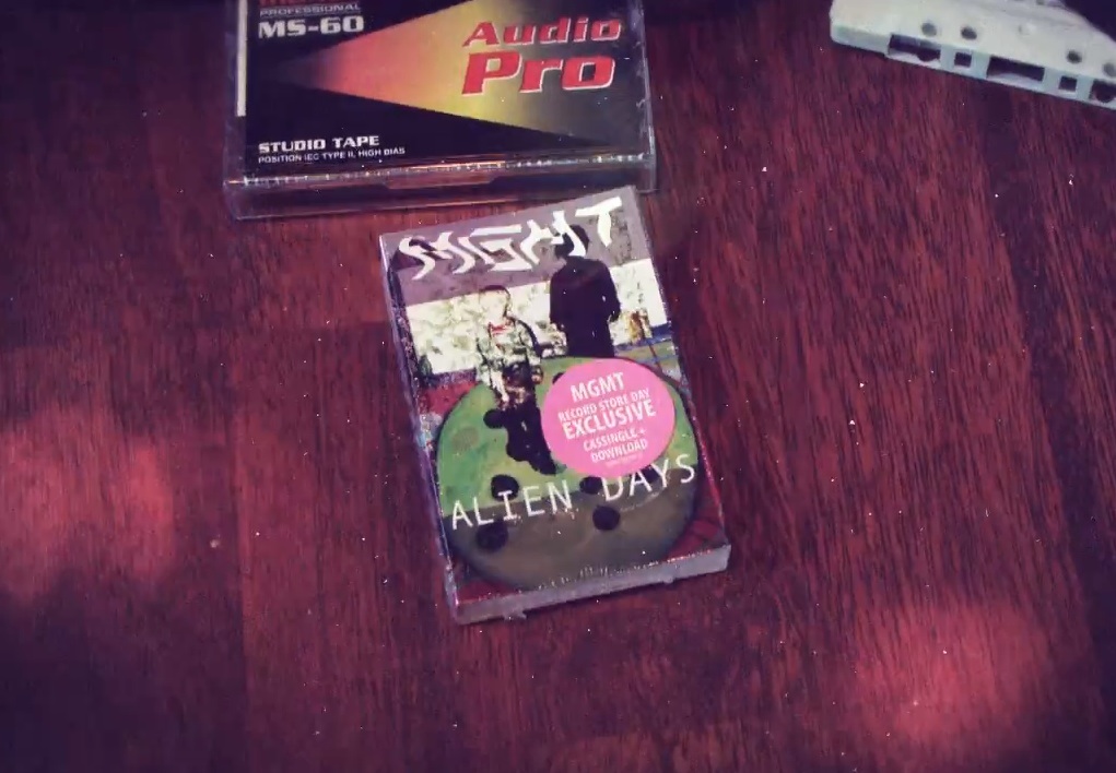 M83 - "Alien Days" promo