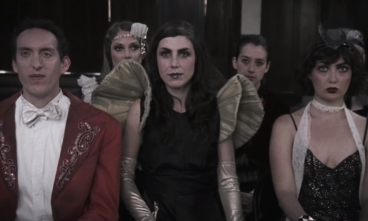 Julia Holter - "In The Green Wild" video