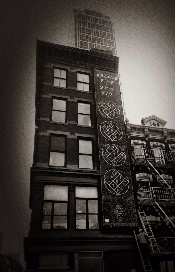 ArcadeFire_Reflektor_Mural