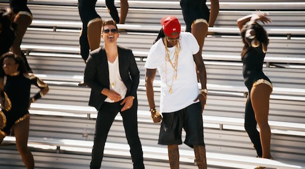 Robin Thicke - Give it 2 u video