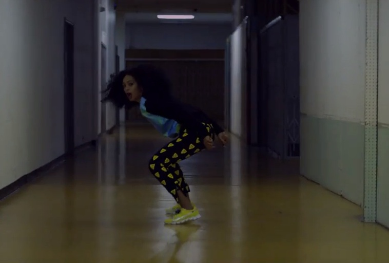 Solange - "Lovers In The Parking Lot" video