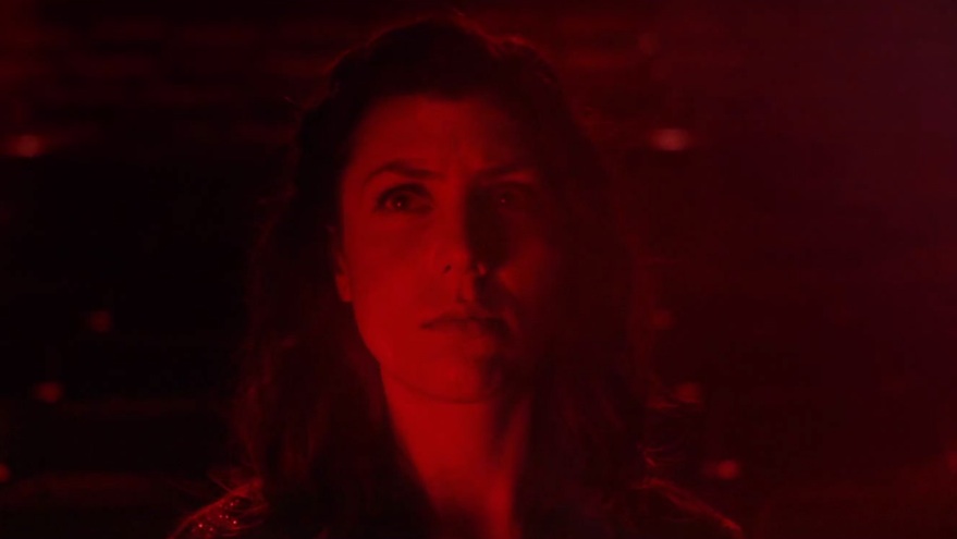 Julia Holter - "Horns Surrounding Me" video
