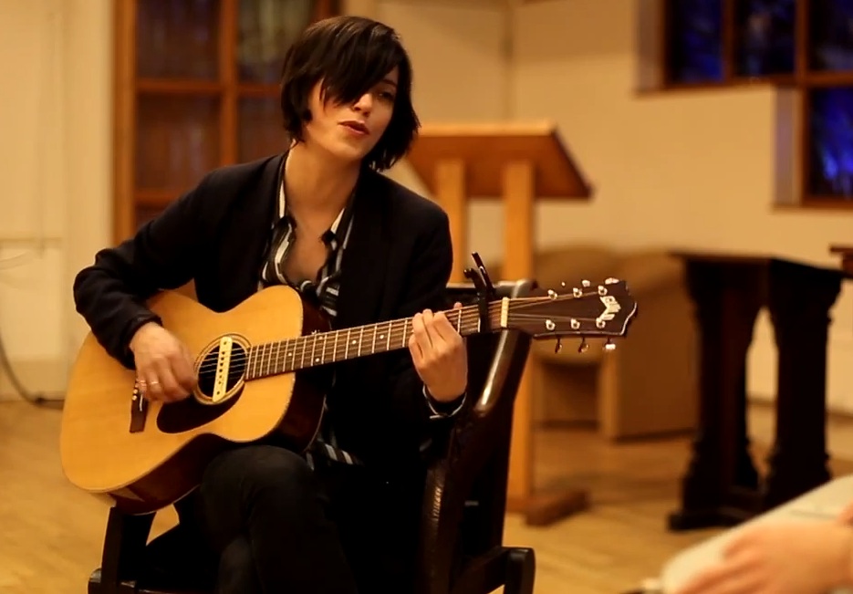 Sharon Van Etten in London church