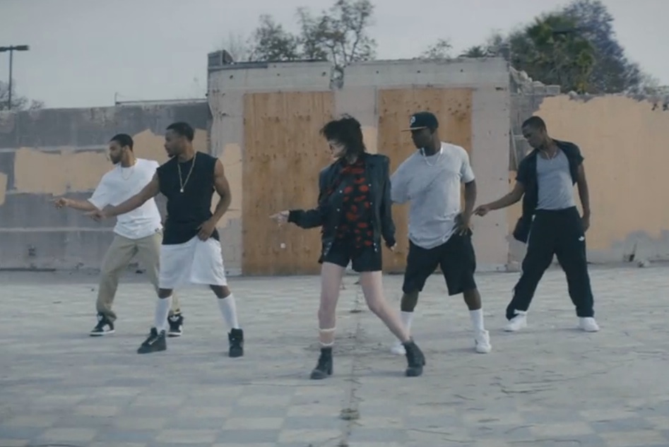 Sky Ferreira - "I Blame Myself" video