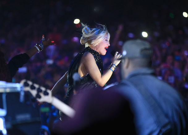 Gwen Stefani Joins The Voice