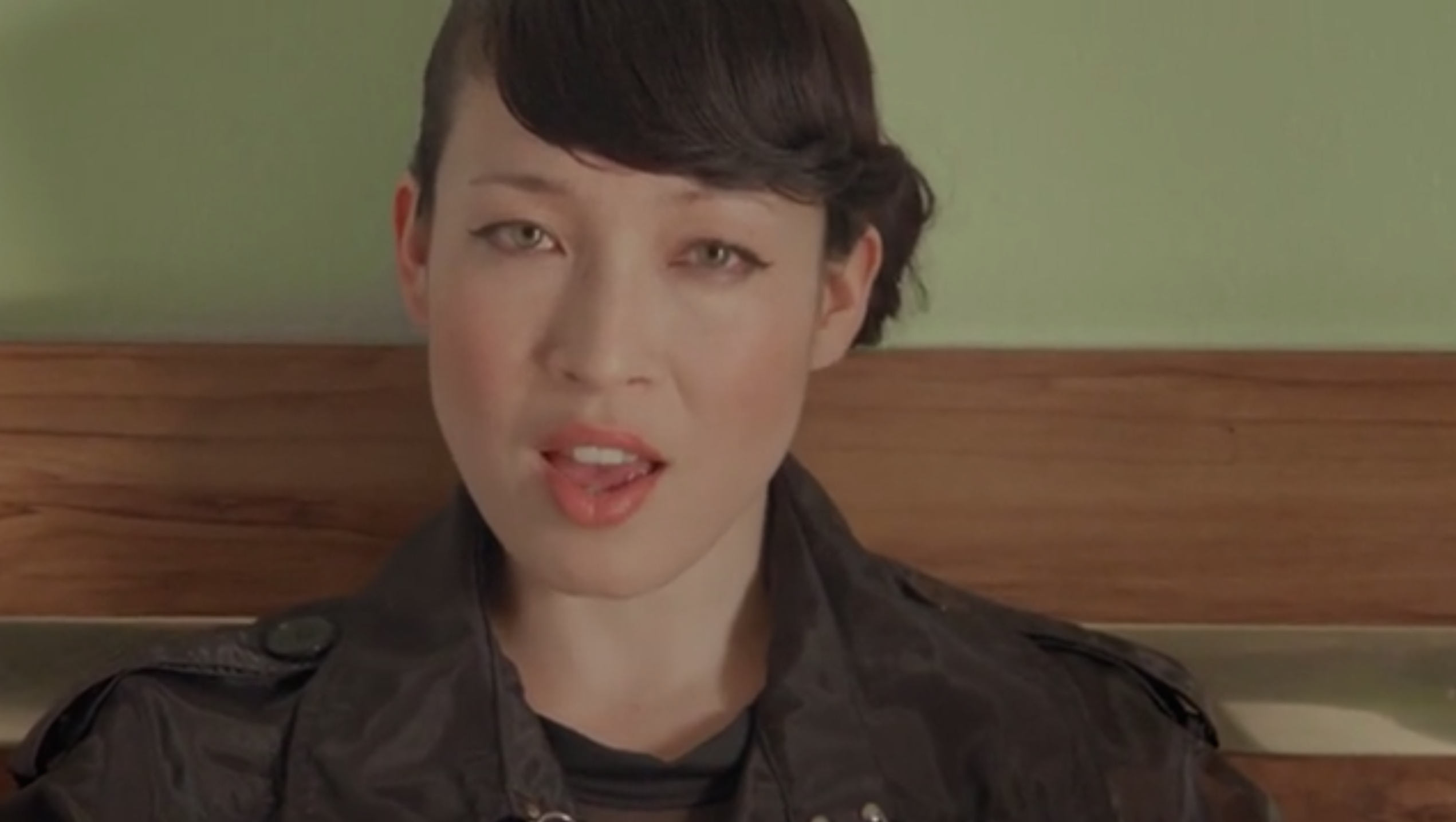 Little Dragon - "Paris" Video
