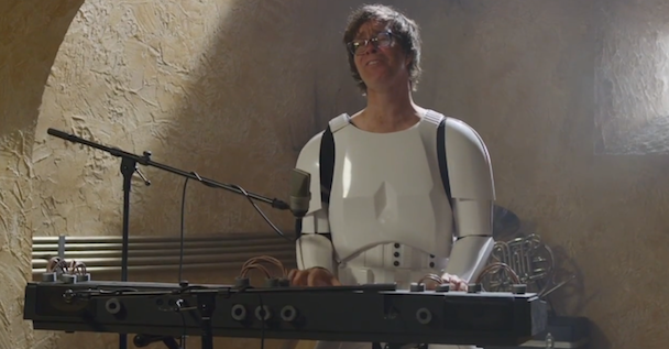 Watch Liz Phair, Ben Folds, Weird Al Audition For Star Wars' Cantina Band
