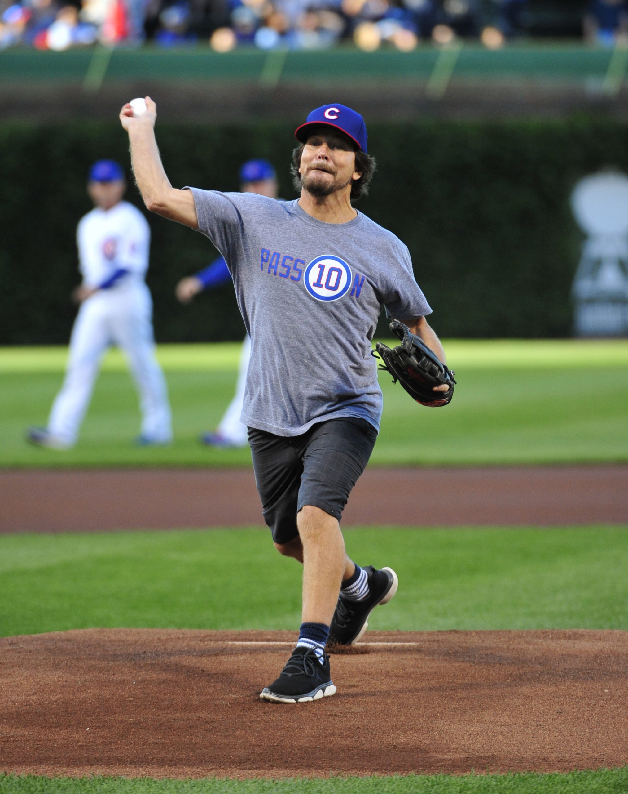 Eddie Vedder at Cubs game