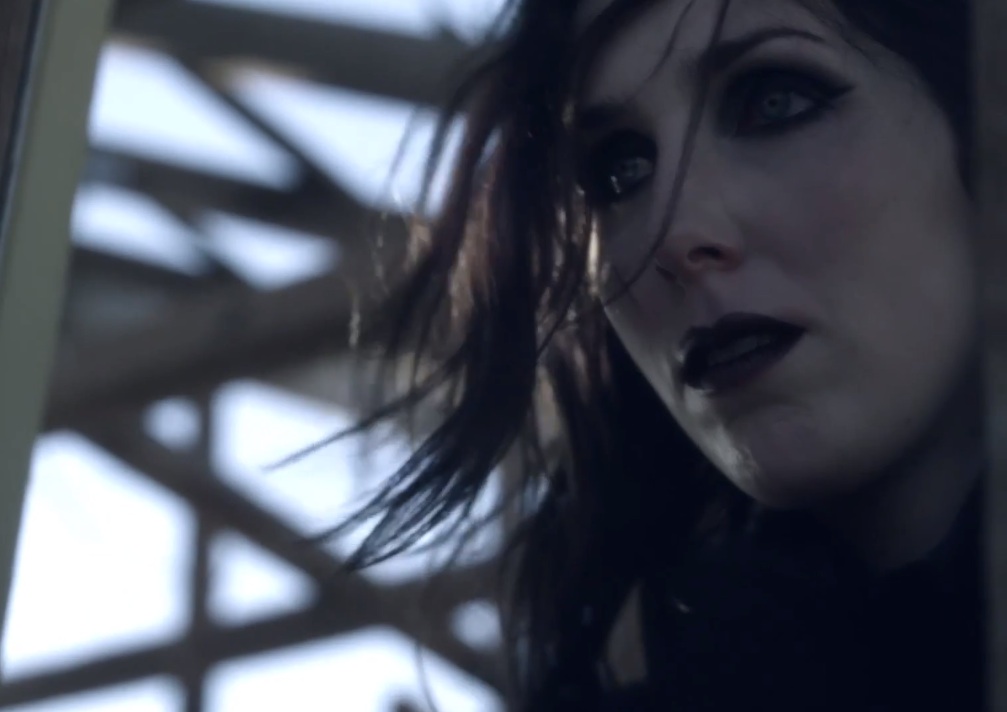 Chelsea Wolfe - "Lone" video