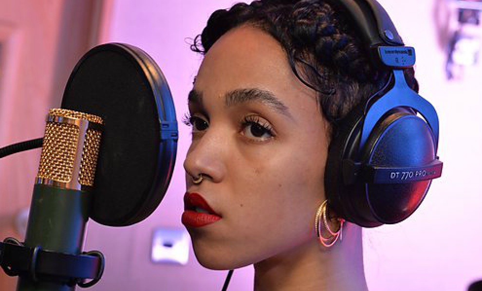 FKA twigs on Zane Lowe