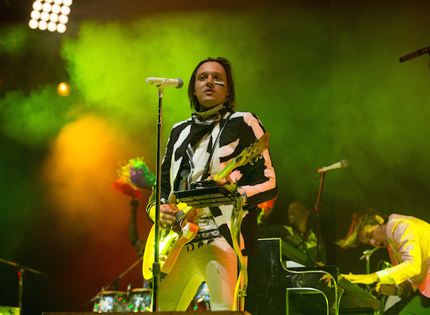 Watch Arcade Fire Pay Tribute To Nirvana At Washington Show