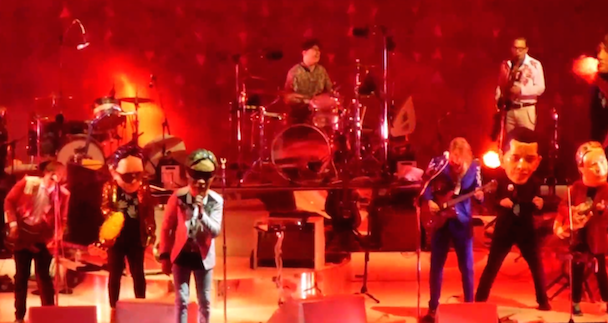 Watch Arcade Fire Cover Pixies’ “Alec Eiffel" In Mansfield