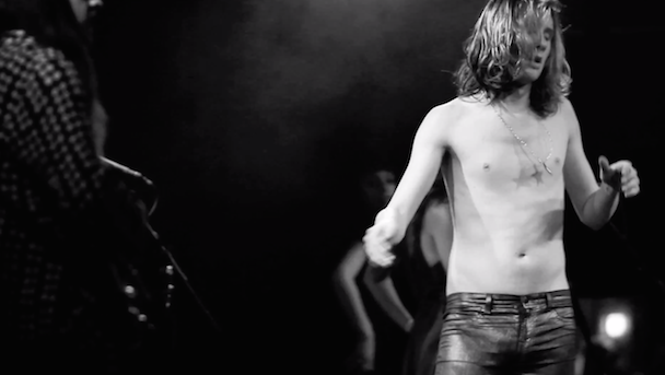 Watch Foxygen Play New Song "Can’t Contextualize My Mind" In Seattle