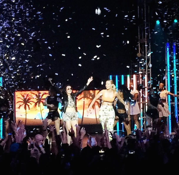 Watch Iggy Azalea Fall Off The Stage At VMA Rehearsal