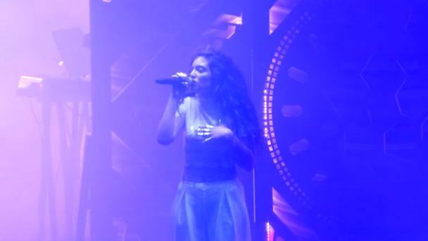 Watch Lorde Cover Kanye West & Bon Iver In Concert