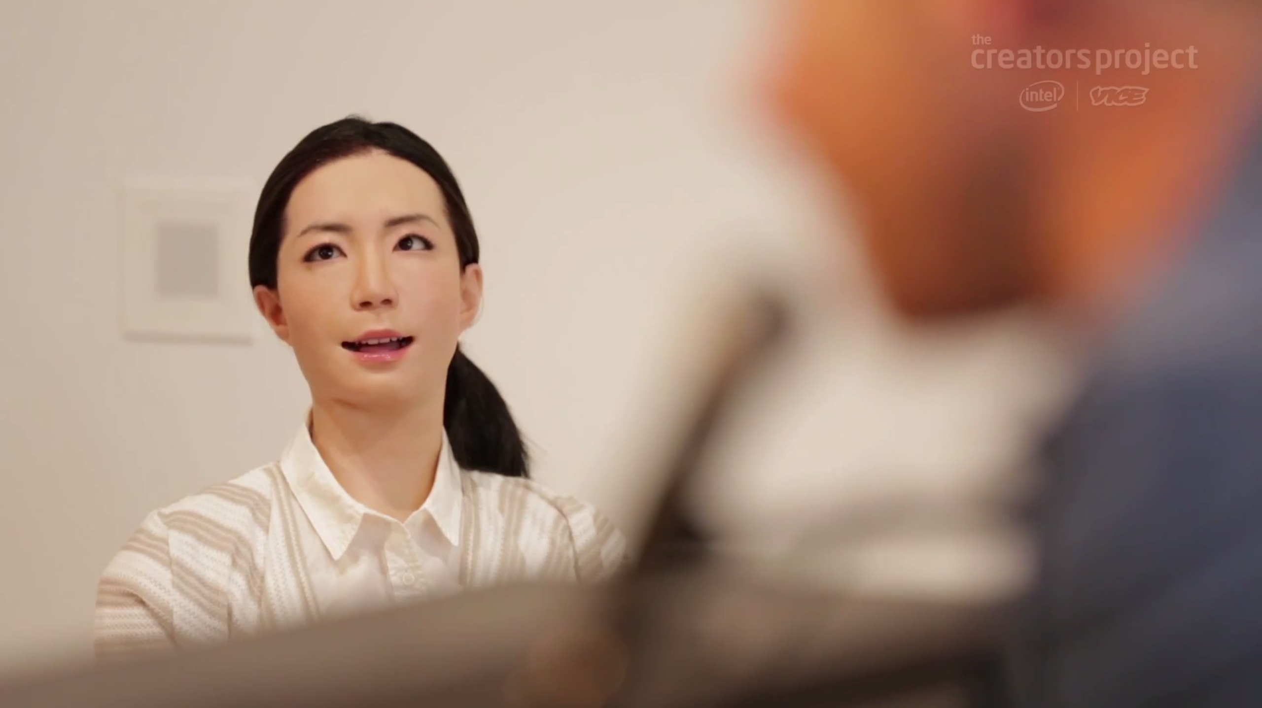 Watch Damon Albarn Perform "Everyday Robots" For Androids