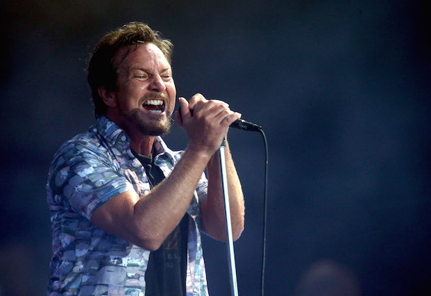 Watch Pearl Jam Debut New Song "Moline" In Moline, Illinois