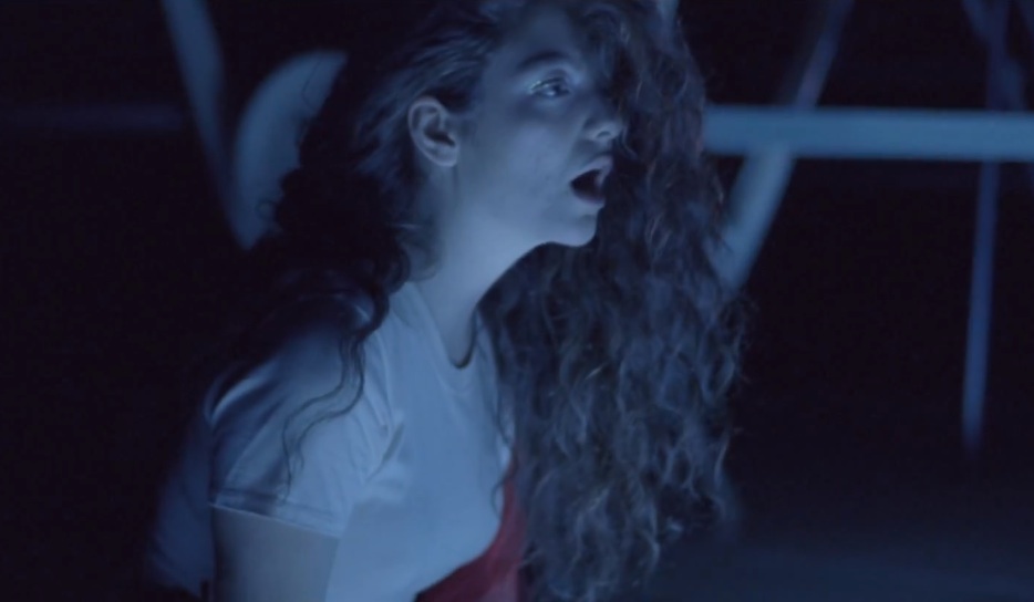 Lorde - "Yellow Flicker Beat" video