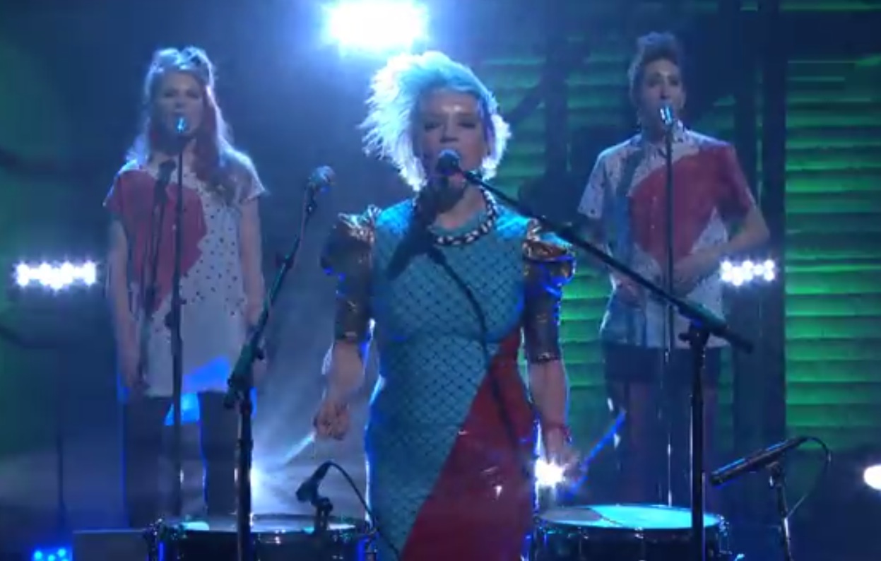 tUnE-yArDs on Conan