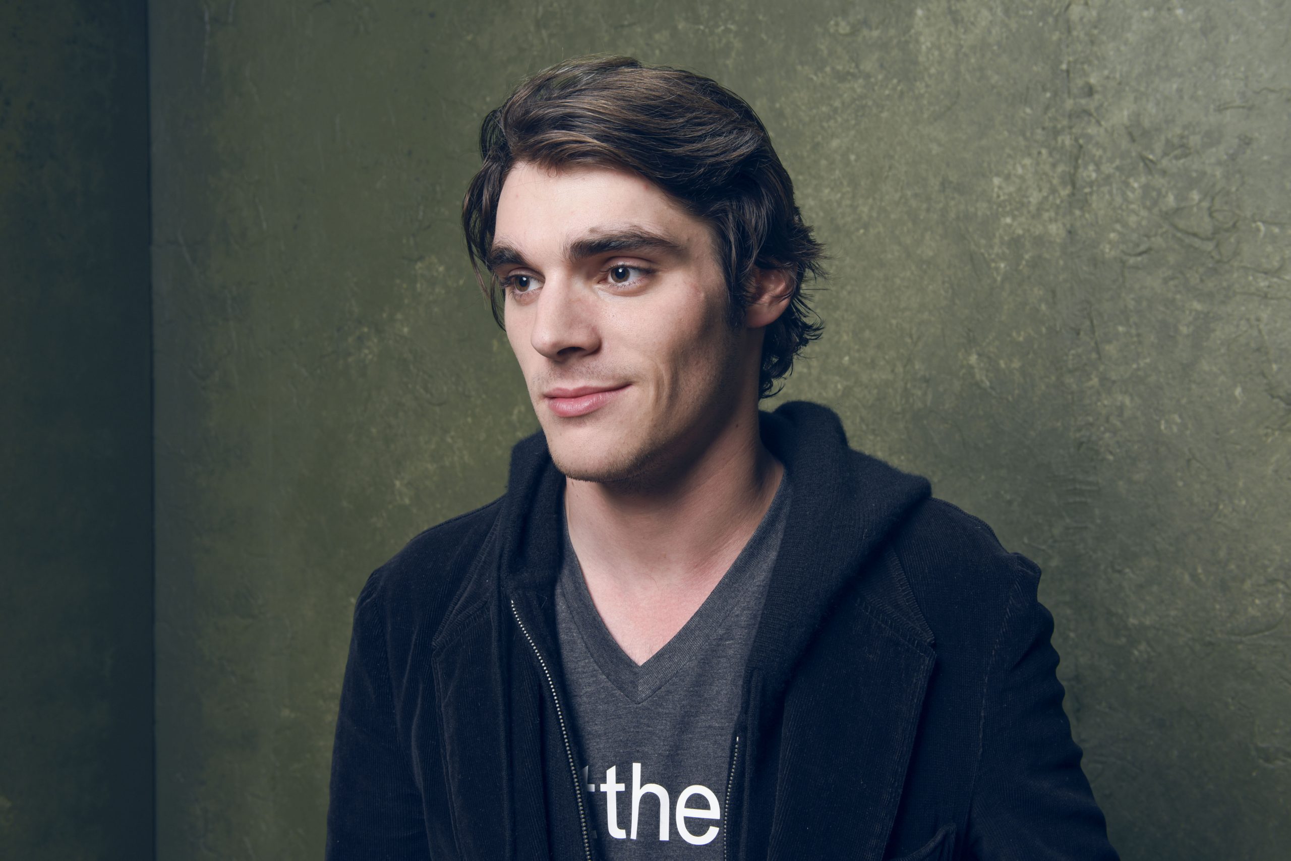 RJ Mitte, Walt Jr. DJ Set Breaking Bad