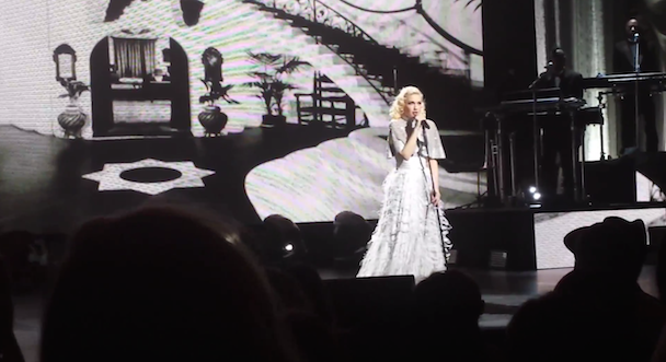 Watch Gwen Stefani Debut "Start A War" At Her First Solo Show In Six Years