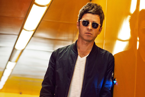 Noel Gallagher Says Modern Rock Stars Are Dull, Especially Arctic Monkeys