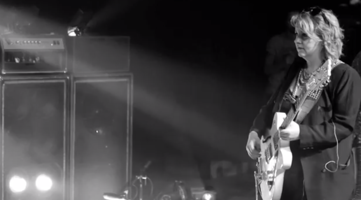 Stars Trap Door Video