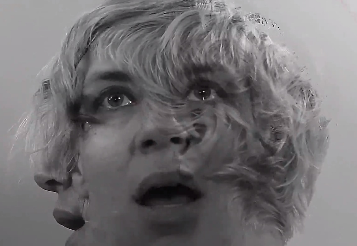 tUnE-yArDs - Wait For A Minute video