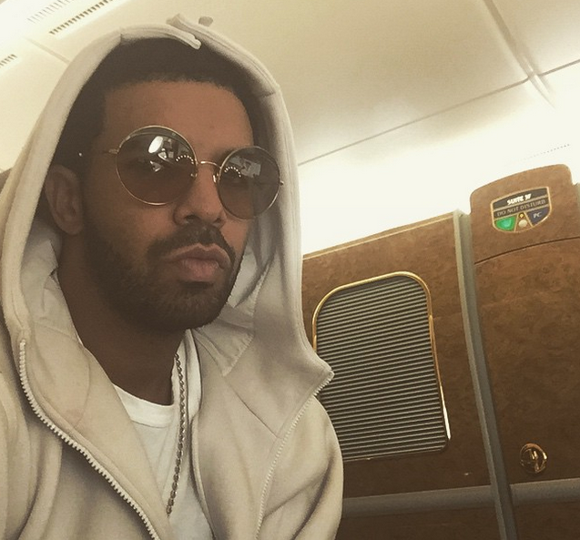 Drake running through the 6 video game