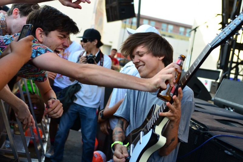 Surfer Blood Thomas Fekete Benefit