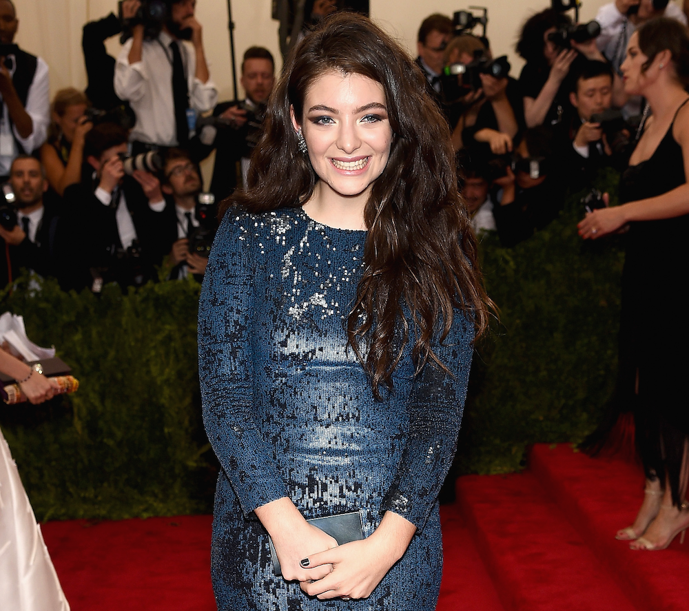 Lorde Blogs About Robyn In Latest Studio Update