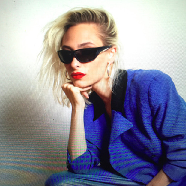Samantha Urbani - "U Know I Know"