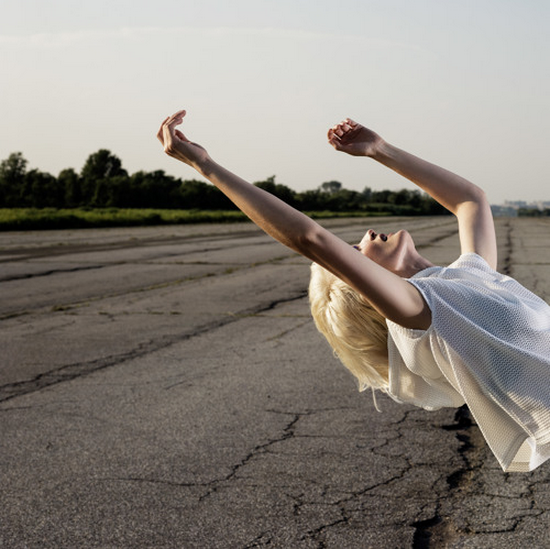 Olga Bell "Incitation"