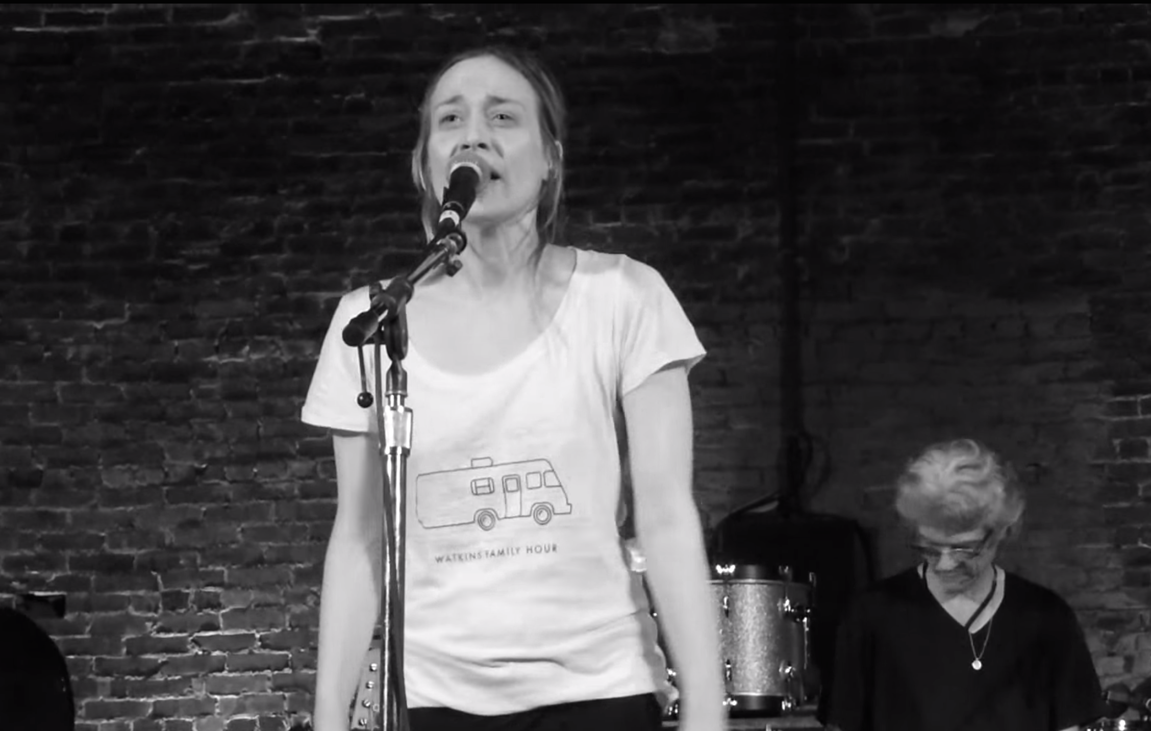 Watch Fiona Apple Perform With The Watkins Family Hour In Newport