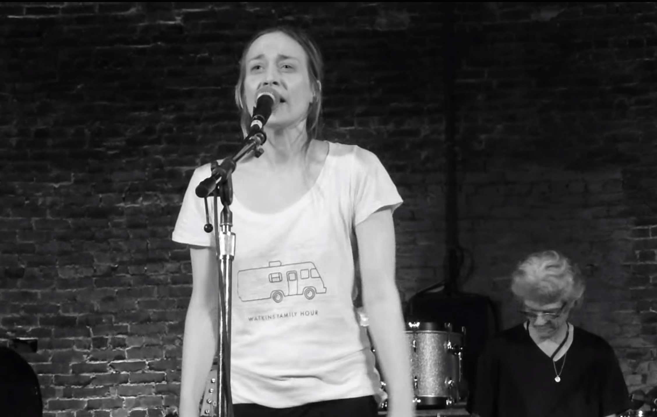 Watch Fiona Apple Perform With The Watkins Family Hour In Newport