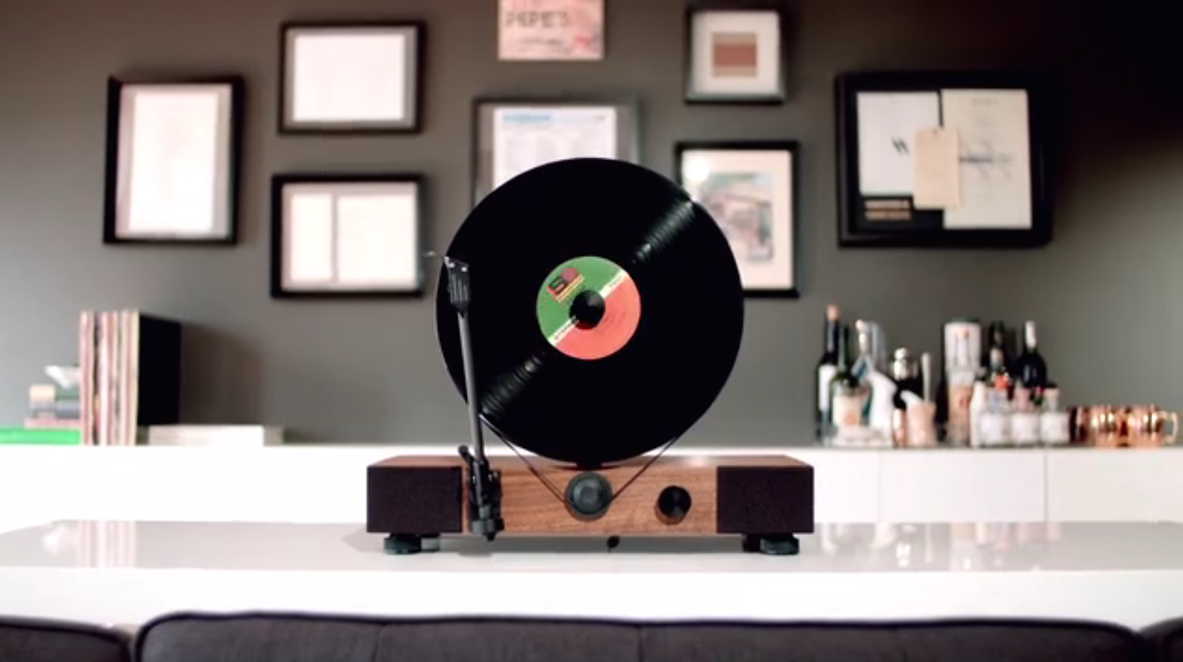 Floating Record Vertical Turntable