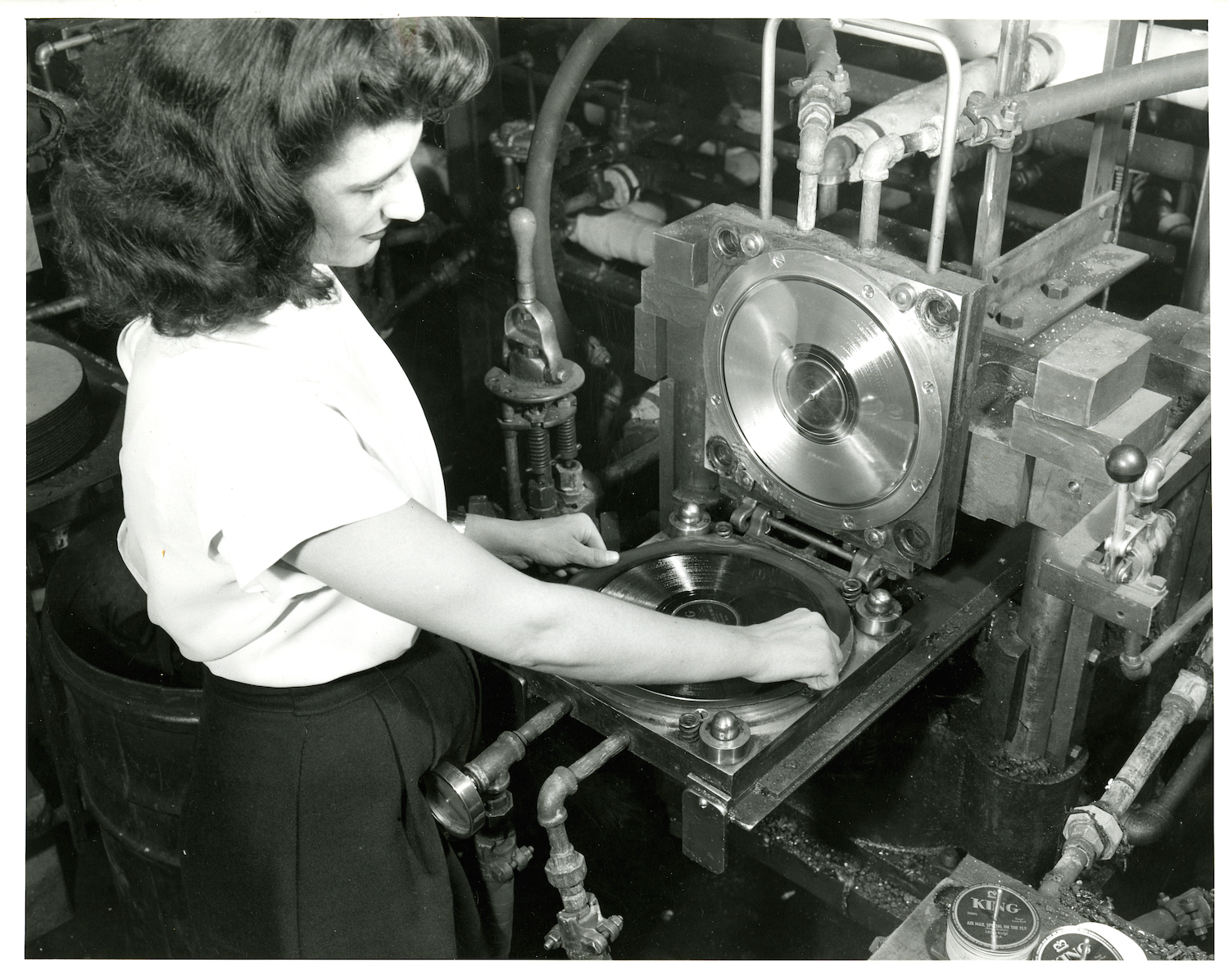 Inside a vinyl pressing plant in 1946